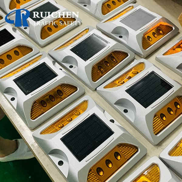 <h3>Solar Road Stud Cat Eyes In China Rate-RUICHEN Solar Stud </h3>
